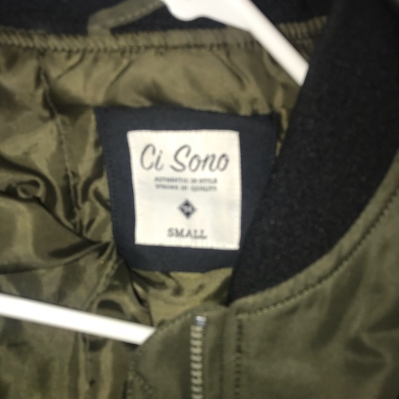 Bomber jacket - Picture 2 of 3